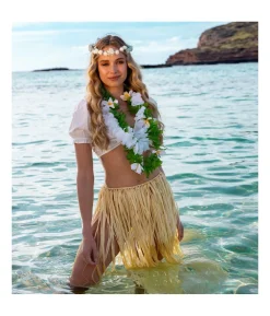 Hvid hawaiikrans med grønne blade