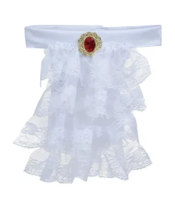 Hvid kalvekrøs med broche