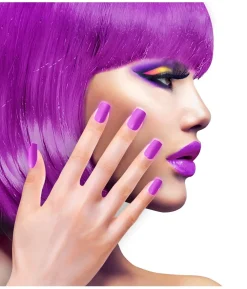 Neon lilla negle
