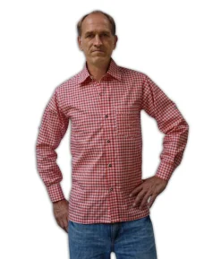 Rød og hvid ternet skjorte
